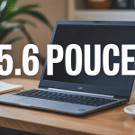 PC portable 15.6 pouces ouvert, bureau élégant