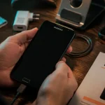 Mon telephone s'allume mais l'ecran reste noir samsung